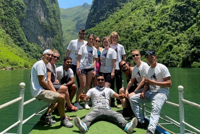 Hanoi: 2- eller 3-dages motorcykelrundtur i Ha Giang med Easy Rider