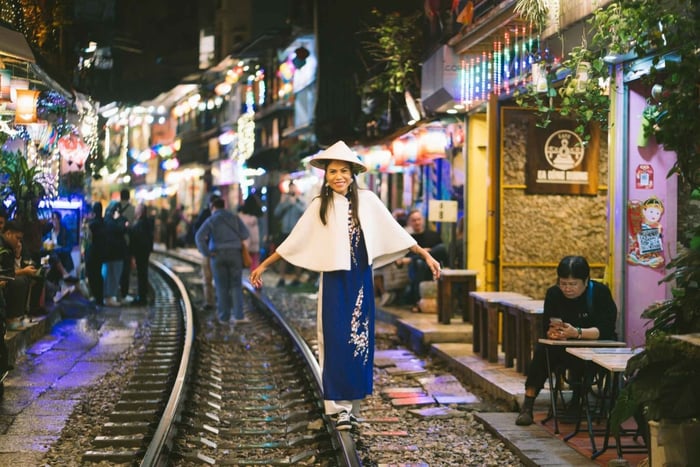 Hanoi Night Portraits: Capture the City’s Vibrance