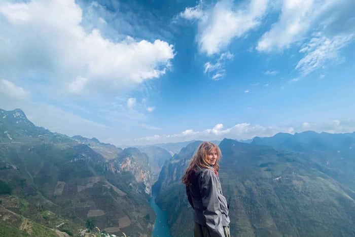 Small Group: 1 Day Ha Giang Loop by motorbike