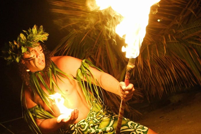 Oahu: tradicional luau show e buffet de jantar de Germaine