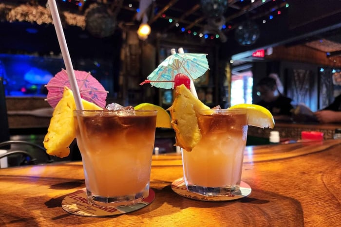 Oahu: Private Tiki Bar Sunset Cruise