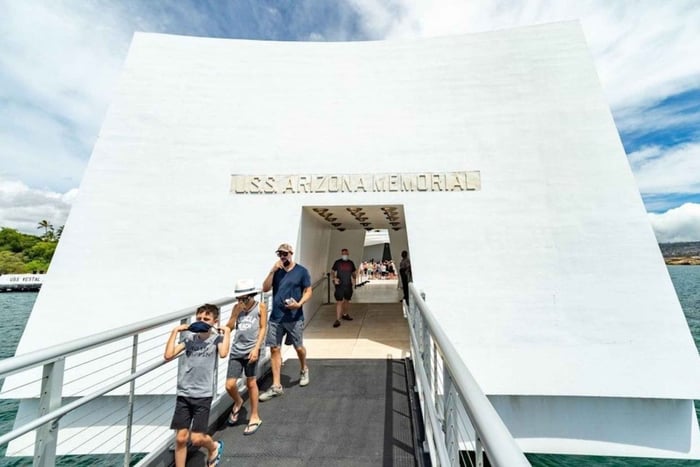Tour di Pearl Harbor e Oahu Circle Island DA MAUI
