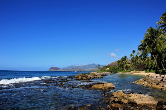 West Oahu: Dolphin Watch & Snorkel Sail