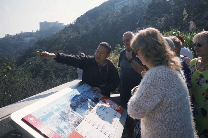 Hong Kong Cultural Walk: Local Markets, Gardens & Heritage