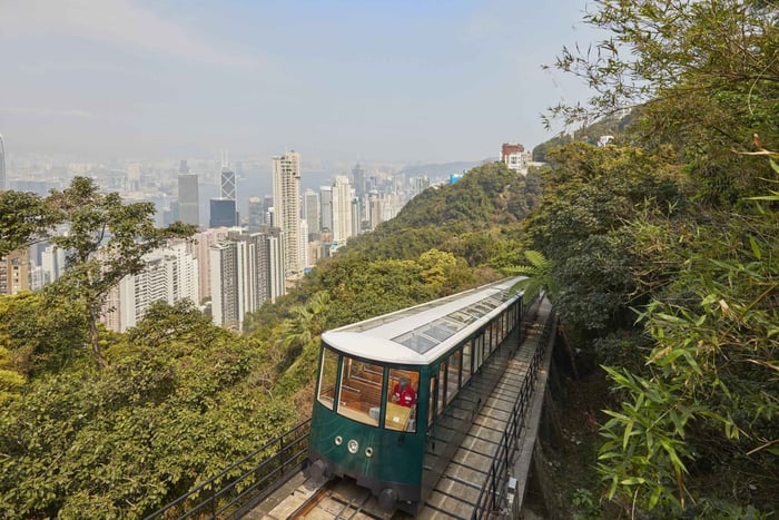 Hongkong: Szybki tramwaj na szczyt i duży autobus hop-on, hop-off