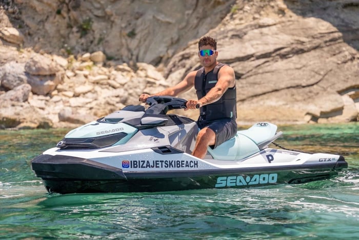 20 minuten jetski-verhuur zonder vaarbewijs Cala Bassa Ibiza