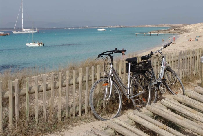 IBIZA dagstur till Formentera på cykel
