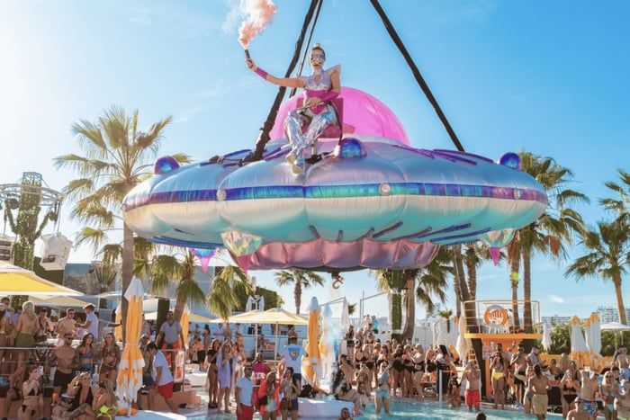 Ibizan allasbileet ja klubikierros – O Beach ja superklubi