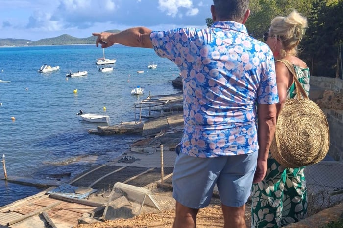Principais pontos e praias de Ibiza. Excursão customizável com o melhor guia