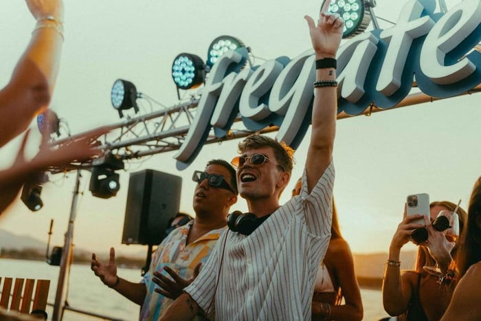 Ibiza VIP Boat Party : DJ & Sunset at Es Vedrà
