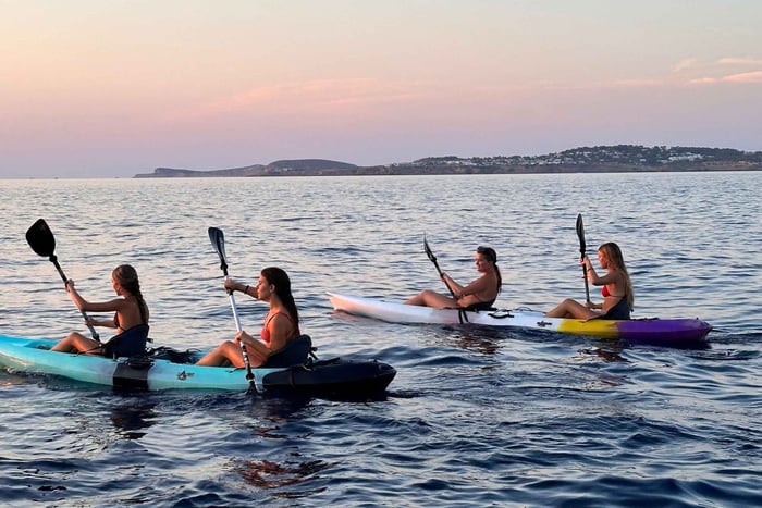 Escursione in kayak con vista su Es Vedrà