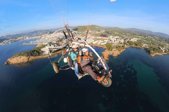 Passeio de parapente a motor em Ibiza