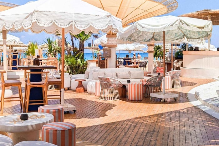 Experiencia prémium de cena y discoteca en Ibiza