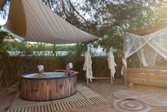 Ritual de Bem-Estar Particular ao Pôr do Sol com Massagem e Jacuzzi