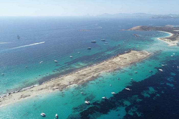 Ferri de ida y vuelta a Formentera desde Playa d'en Bossa