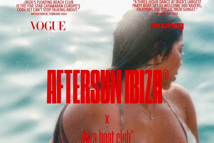 Festa in barca al tramonto all'Ibiza Boat Club con Open Bar