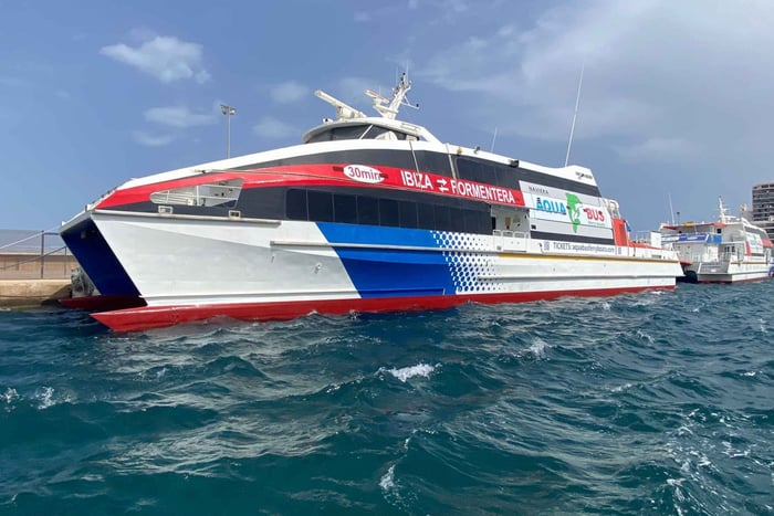 De bilhete de ferry de ida e volta para Formentera no mesmo dia