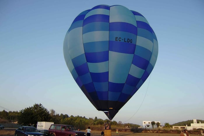 Lot balonem na ogrzane powietrze nad Ibizą