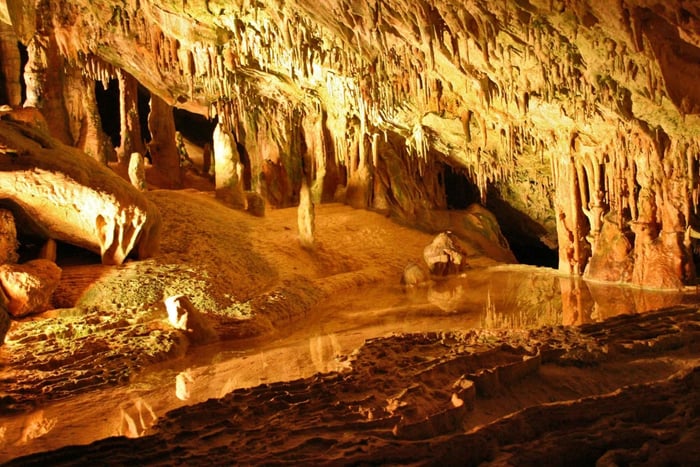 Puerto de San Miguel: Guidet tur i Can Marçá-grotten med inngang