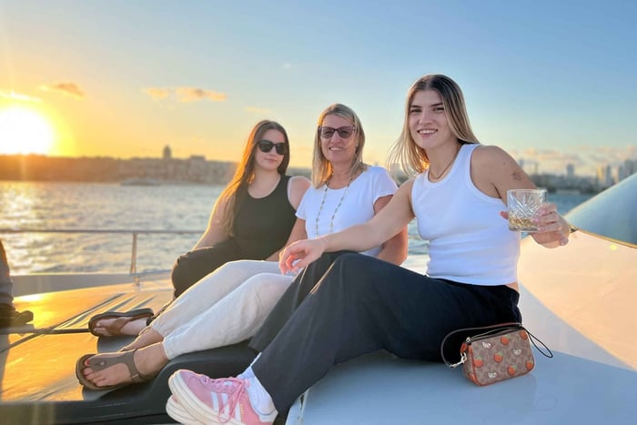 Solnedgångskryssning på Bosporen med snacks och vin
