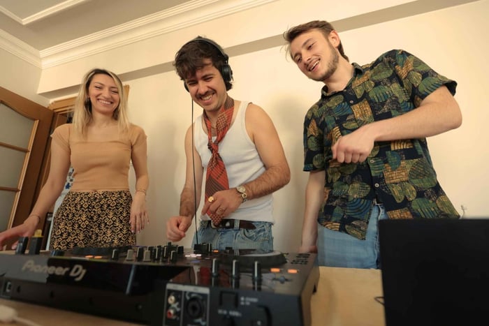 Electronic Music Workshop & Culture From Local DJ