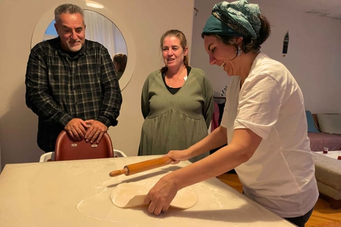 Istambul: aula de baklava turca com uma anfitriã local