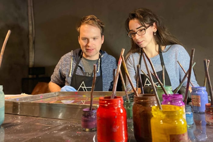 Istanbul: Water Marbling Workshop with Snacks & Drinks