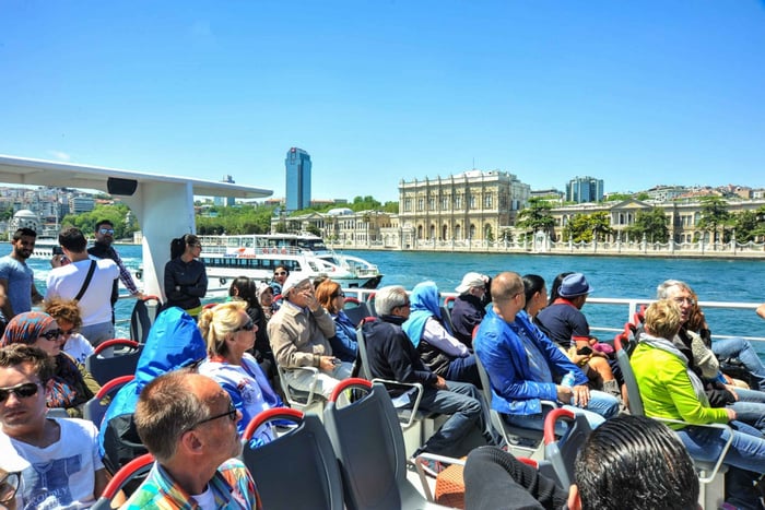 Estambul: Crucero por el Bósforo con audioguía y opción de puesta de sol