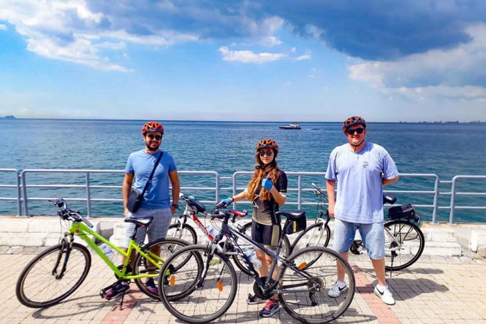 Estambul: Tour de medio día en bicicleta y barco por Eurasia