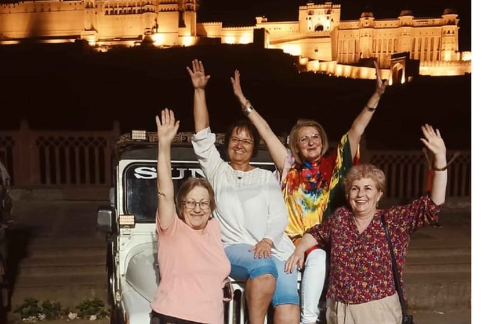 Jaipur: Open nachtelijke jeepsafari voor groepen en koppels