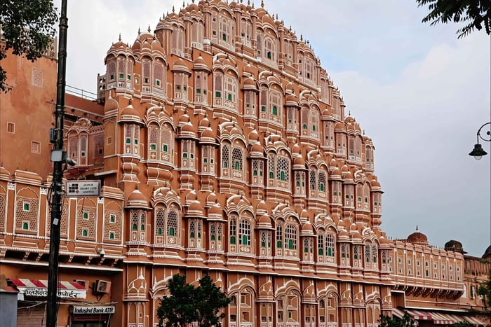 Jaipur: Sunrise Flower Market and City Tour with Guide