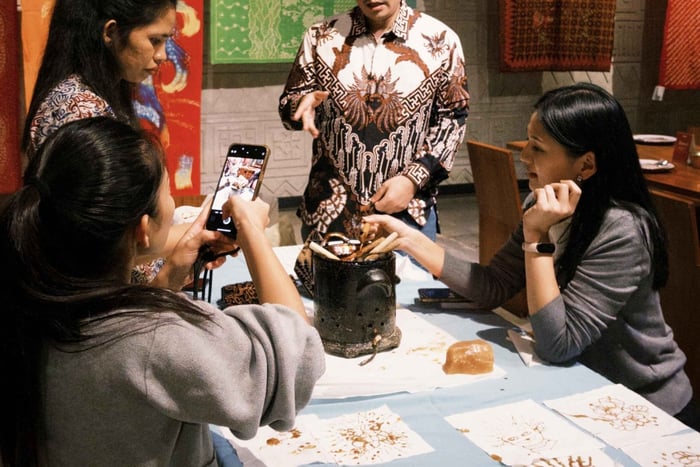Jakarta: Byrundvisning og batik-workshop med frokost