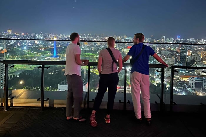 Jakarta: Abendlicher Rundgang mit Snacks und Abendessen
