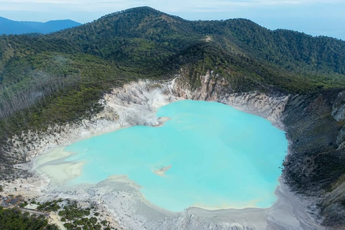 Tur till Kawah Putih och tillbaka till Jakarta med Whoosh-snabbtåg