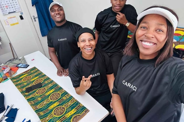 Diseña tu propia prenda con estampado africano en Johannesburgo