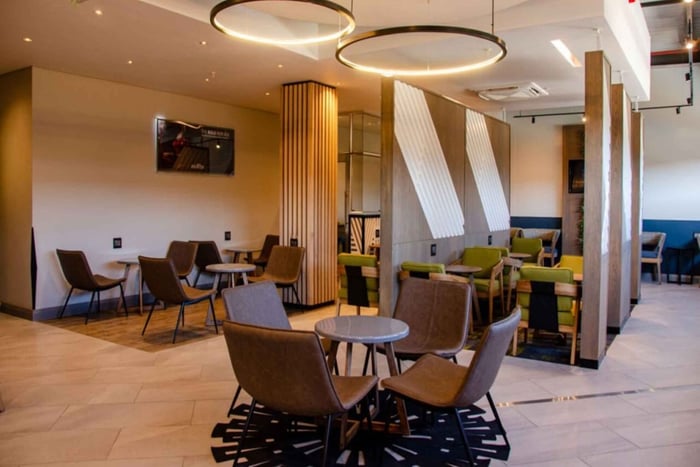 HLA Johannesburg Lanseria Airport: Bidvest Premier Lounge