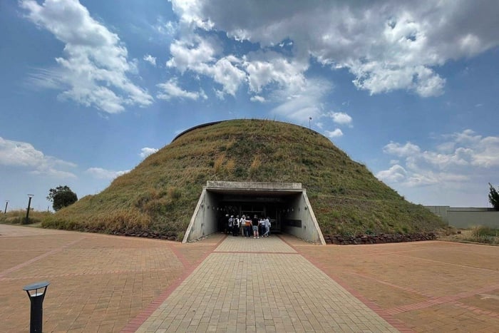 Johannesburg: Cradle of Humankind Guided Tour with Transfers