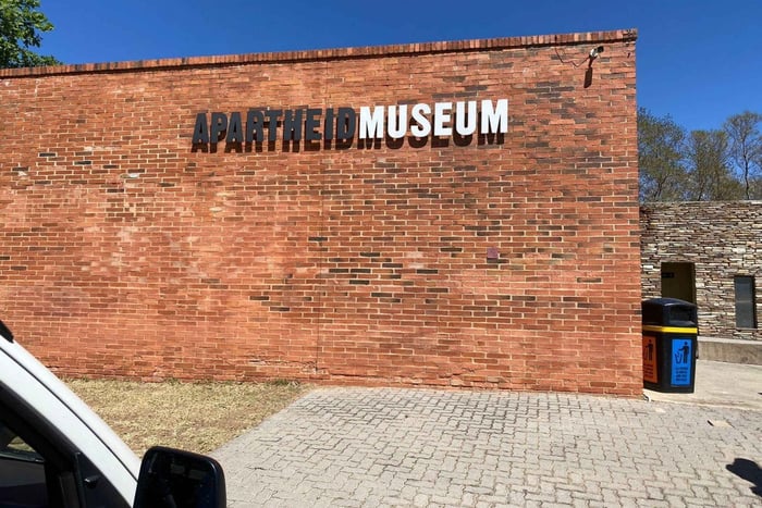 Johannesburg: Full-Day Tour with Soweto and Apartheid Museum