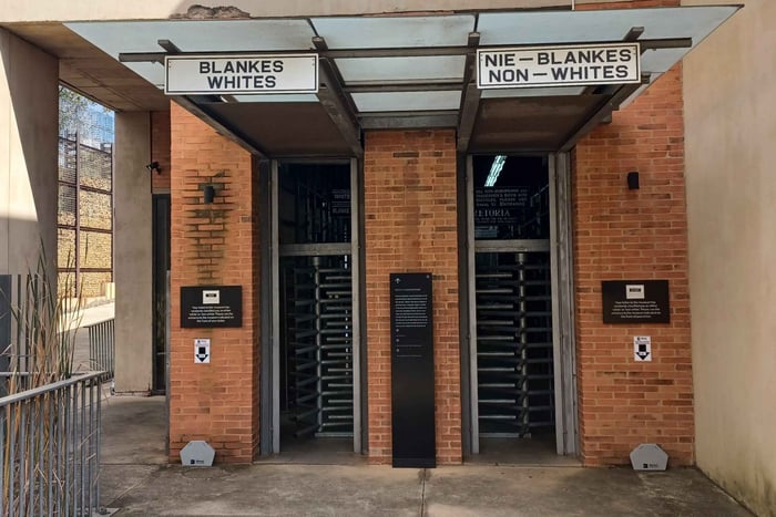 Soweto, lounas ja apartheid-museo