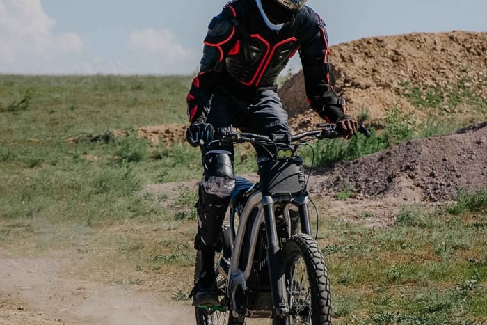 Almaty: Enduro-E-Bike-Abenteuer mit Guide und Abholung