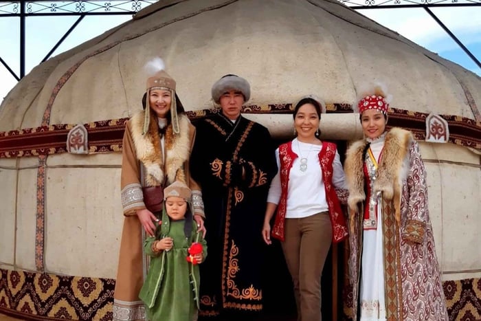 Almaty: tour por un pueblo étnico, cultura de las yurtas