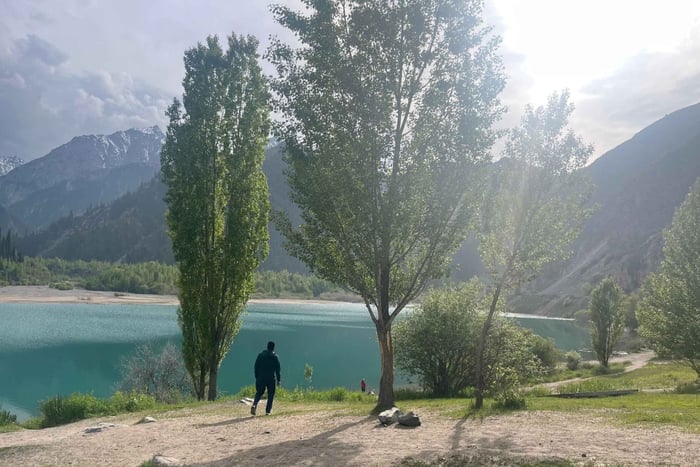 Almaty: Yksityinen päiväkierros Issyk-järvelle ja Oi-Qaragai-lomakeskukseen