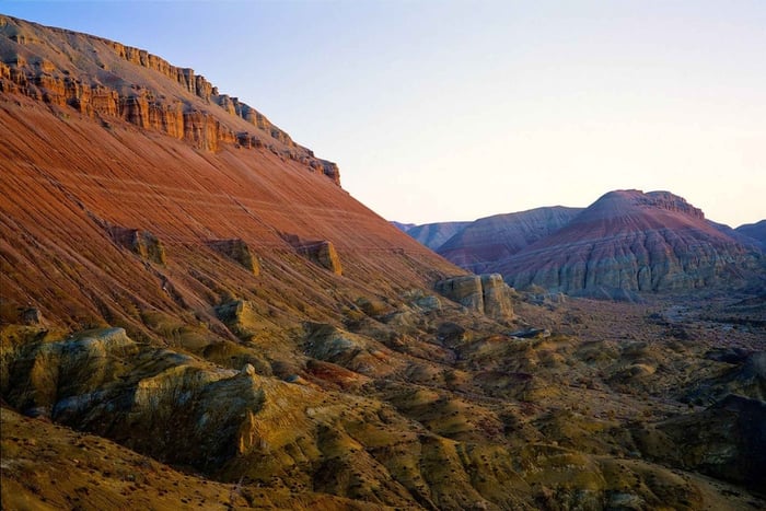 Tour nel deserto di Altyn Emel – Dune cantanti e Monti Aktau