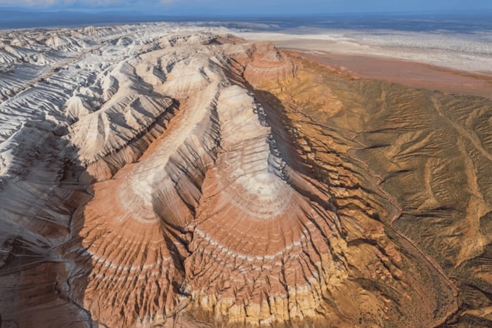 From Almaty: Altyn-Emel National Park 2-Day Private Tour