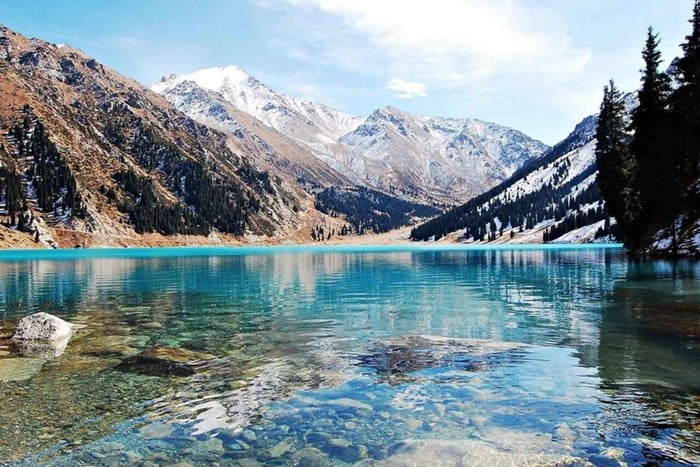 From Almaty: Blue Lake & Hot Springs Escape Day Tour