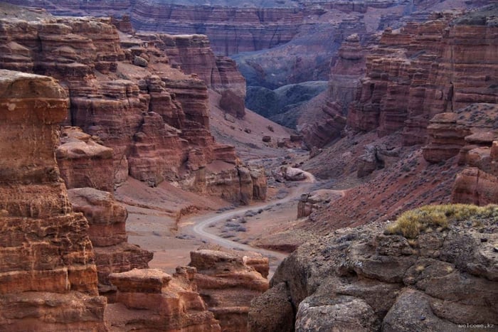 Vanuit Almaty: Dagtrip Charyn Canyon en Kolsay meer