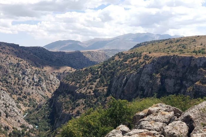 Desde Shymkent: excursión guiada de 1 día a los cañones de Aksu y Mashat