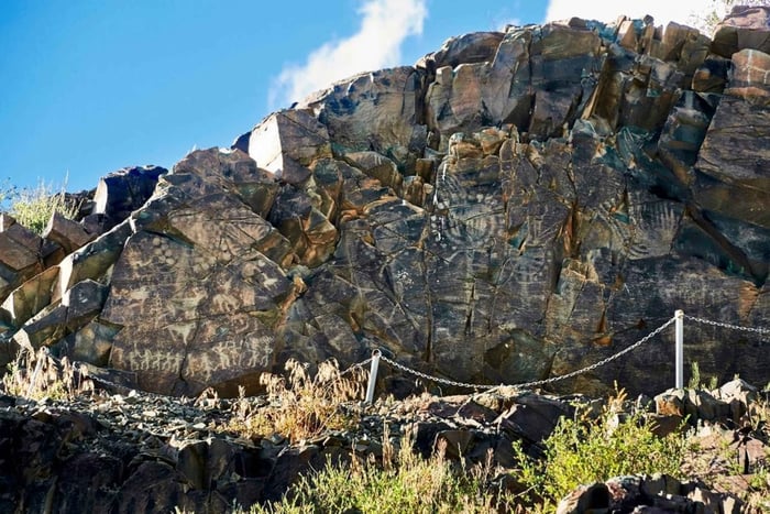 Garganta de Tanbaly: petroglifos antiguos, sitio de la UNESCO, excursión de un día.