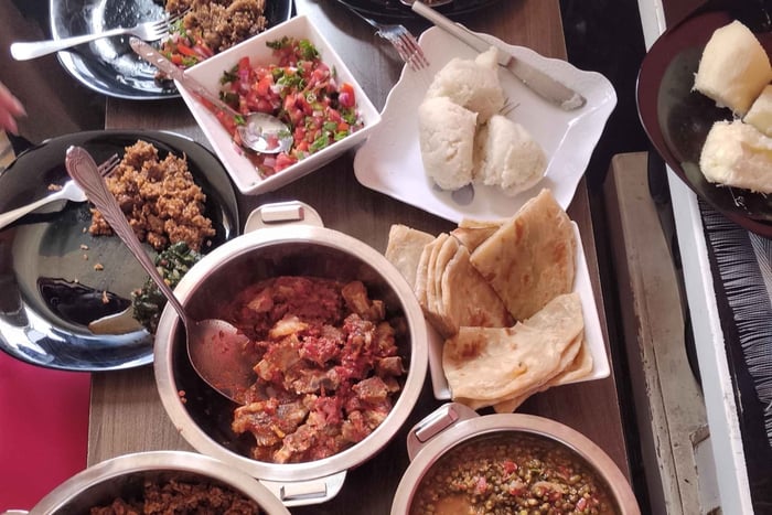 Aula de cozinha queniana autêntica e visita ao mercado em Nairobi