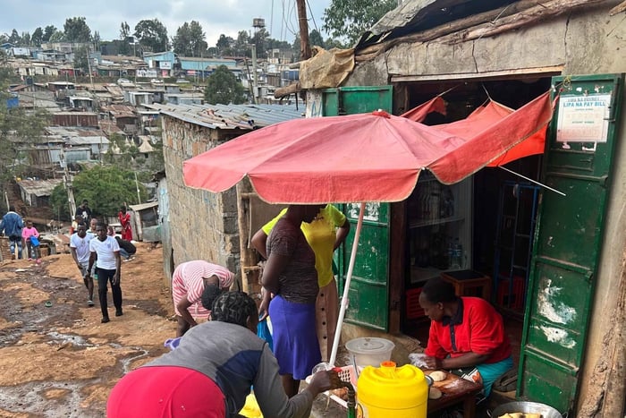 Downtown Nairobi walking tour and Maasai souvenir shopping